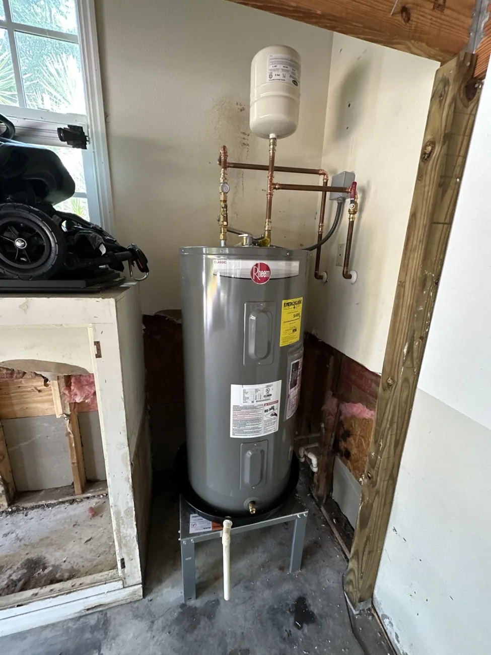 Tank water heater replacement in Sarasota